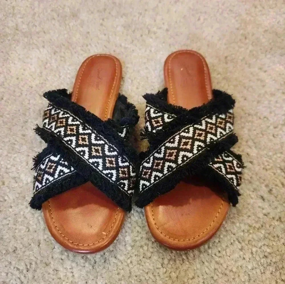 Boho Cross Sandals Universal Thread Size 8 Black Tan - Picture 1 of 2